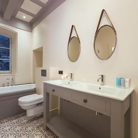 The Manoir Bed & Breakfast